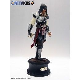 Ezio assassin's creed statue
